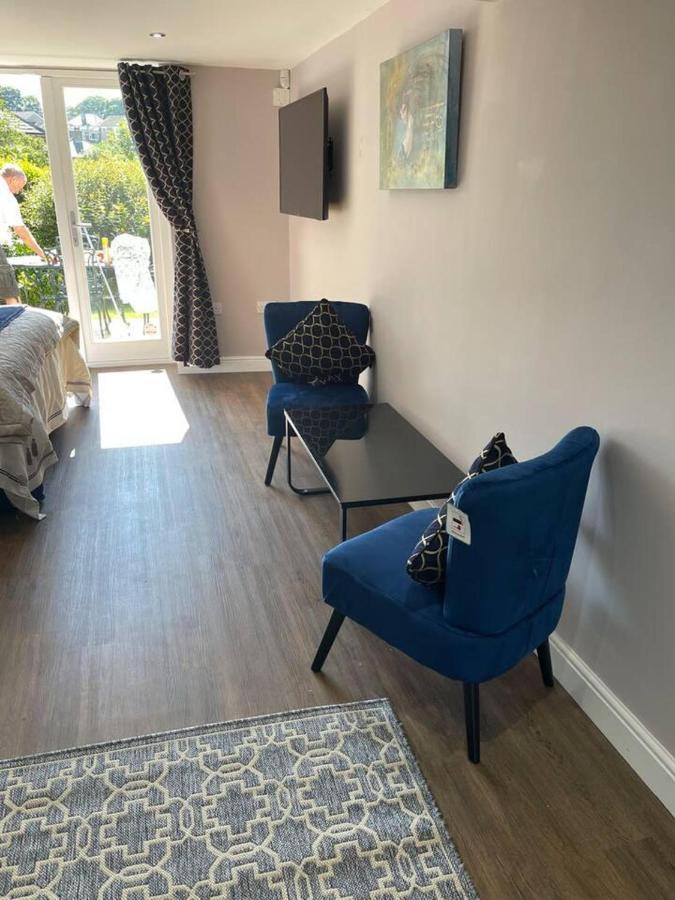 Brighouse Studio - Pet Friendly! - Free Parking Экстерьер фото